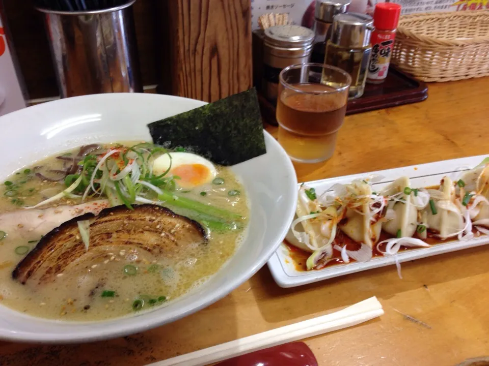 鶏白湯と水餃子 ちなみに今日は水餃子100円|PegaOさん