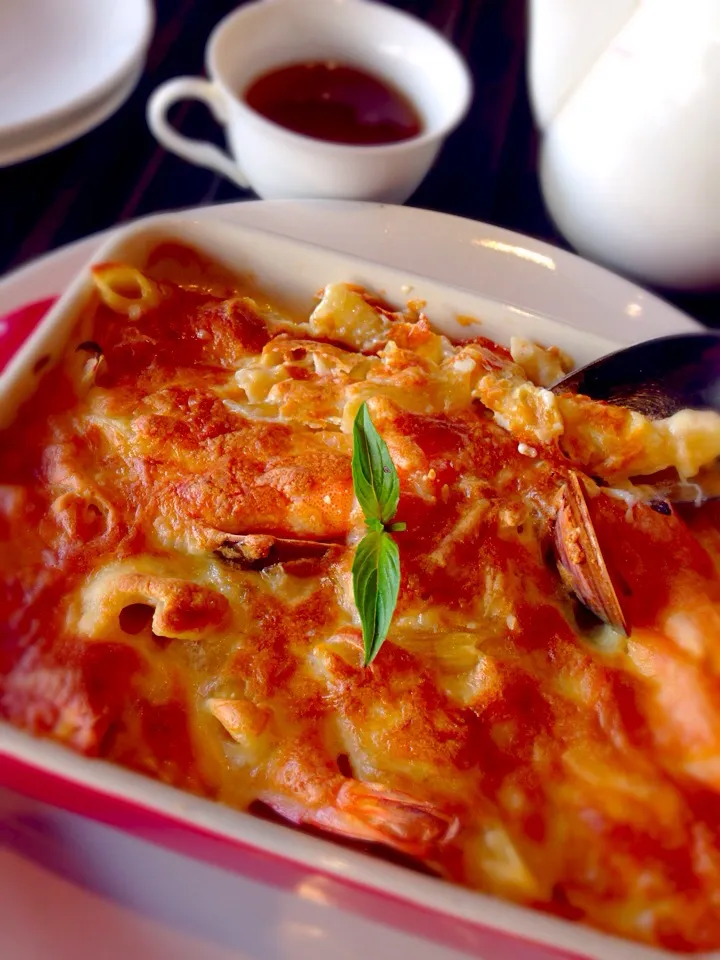 Snapdishの料理写真:Cheesy Seafood Pasta|Angelalaさん