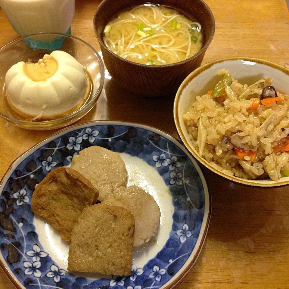 炊き込みご飯、じゃこ天、里芋、豆腐、味噌汁|maixx ใหม่さん