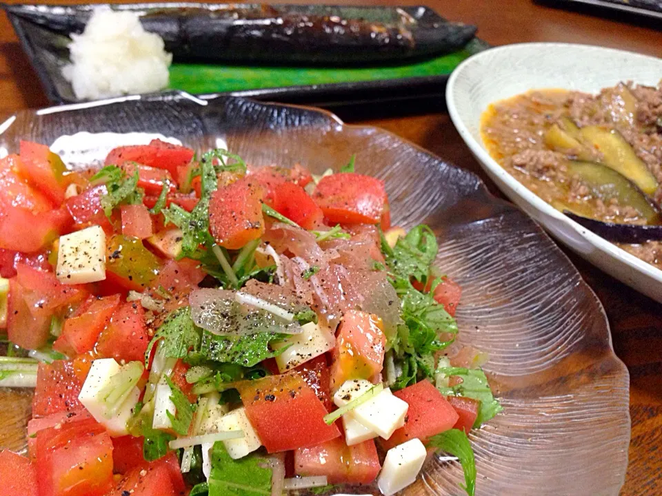 もはや果物の入ってないモッツァレラ(サラダ)、サンマ、麻婆茄子|うめち。さん