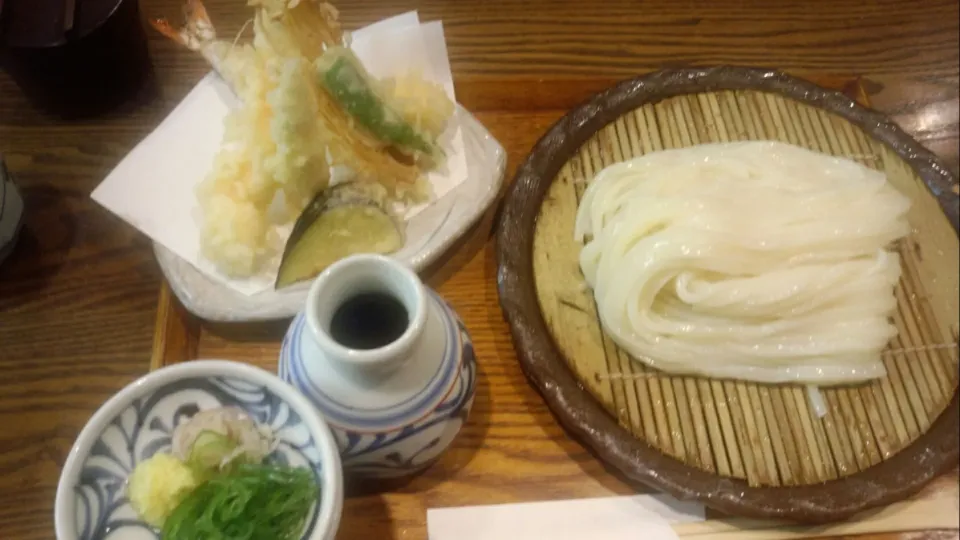 Snapdishの料理写真:京都の夜の手打ちうどんなう。|やまともさん