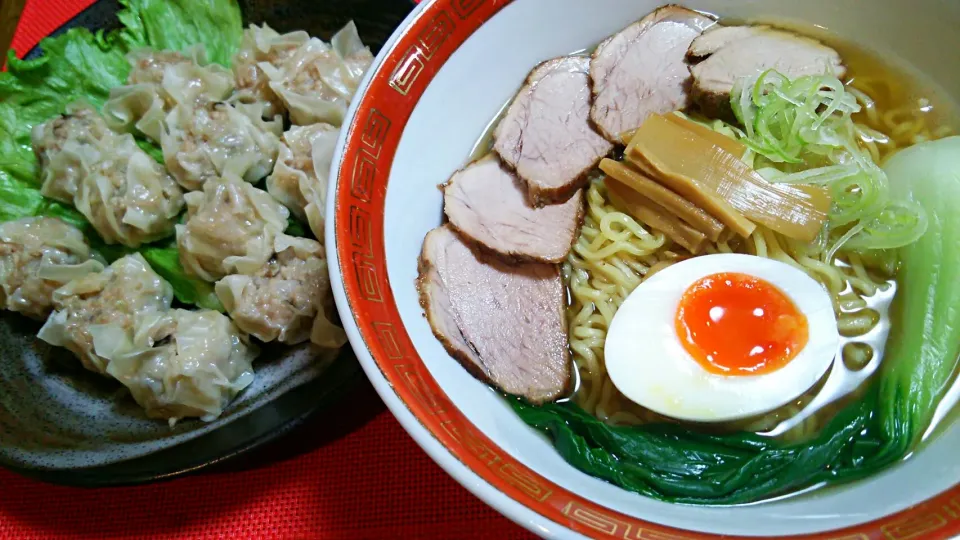 手製焼豚のチャーシュー麺と自家製シウマイ|meguromenさん