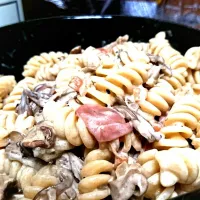 Fusilli con porcini e quattro formaggio