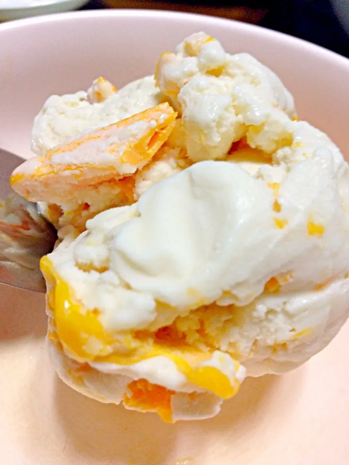 Frozen egg with coconut ice cream|PhUnGさん