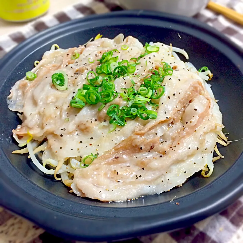 Hajimeさんの料理 豚バラ肉ともやしのタジン蒸し|さくらさん