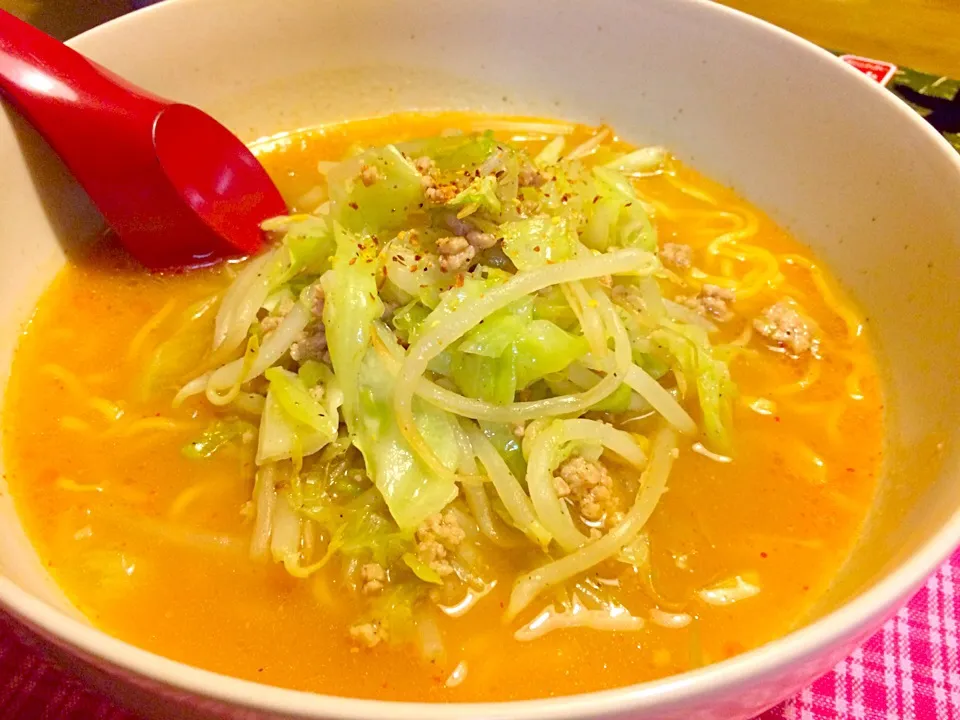 Snapdishの料理写真:札幌味噌ラーメンで夕食🍜|かずみさん