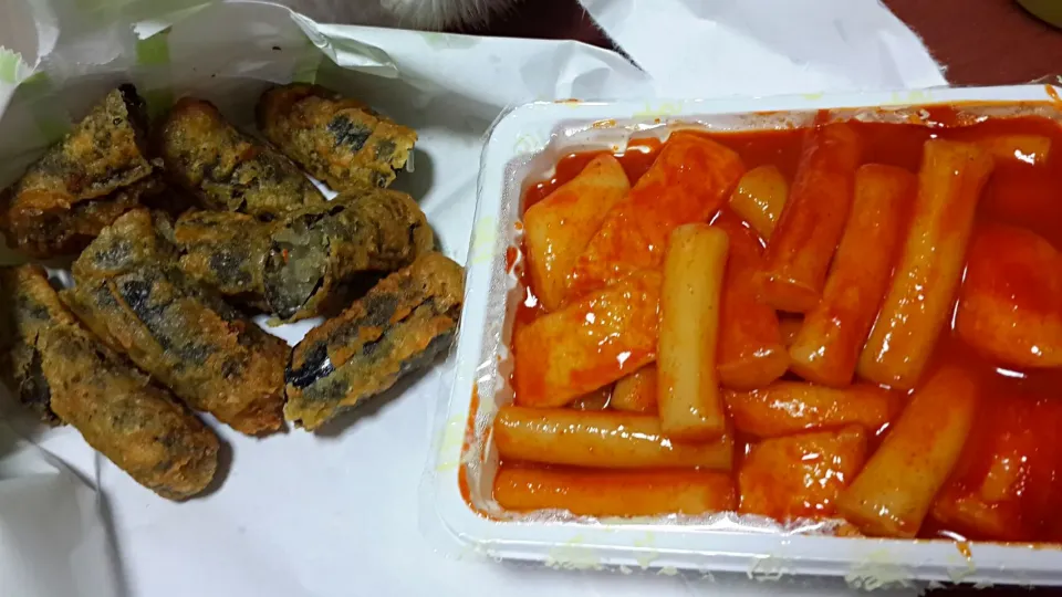 Snapdishの料理写真:아딸  밀떡볶이 김말이튀김 #분식|이은영さん