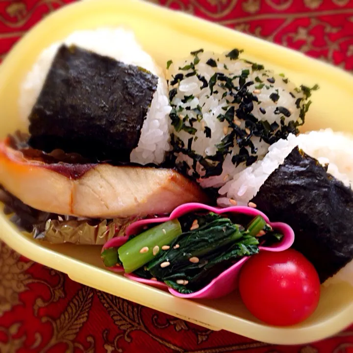 おむすび🍙と塩鯖弁当|もえさん