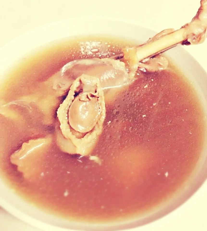 Abalone herbal soup with drumstick.|samantha wさん