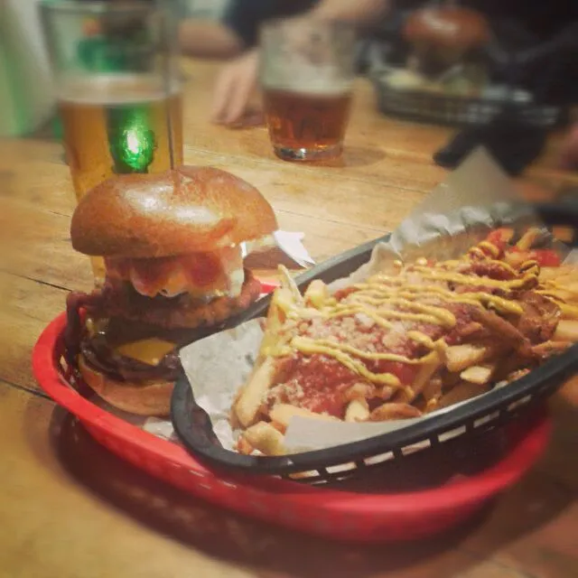 Snapdishの料理写真:#almostfamous #burger #beefburger|Jack Speakmanさん