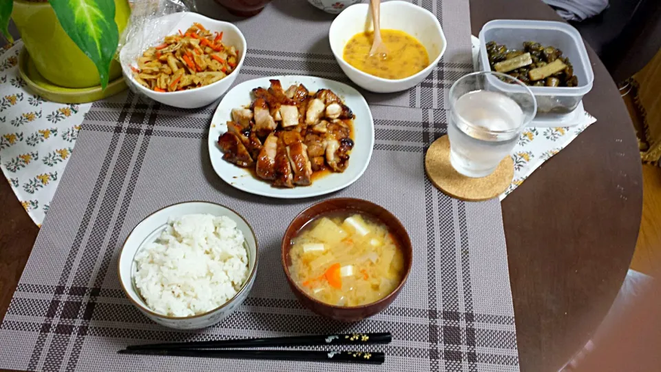 チキンの照り焼き、納豆卵、蓮根のきんぴら～♪|三宅章人  Akihito Miyakeさん