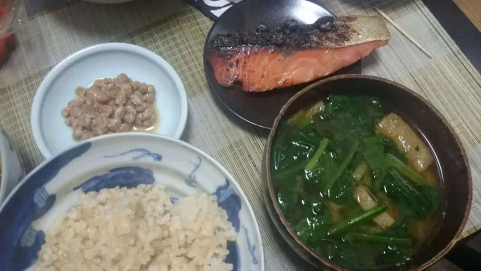 鮭の味噌漬け＆納豆＆ほうれん草の味噌汁|まぐろさん