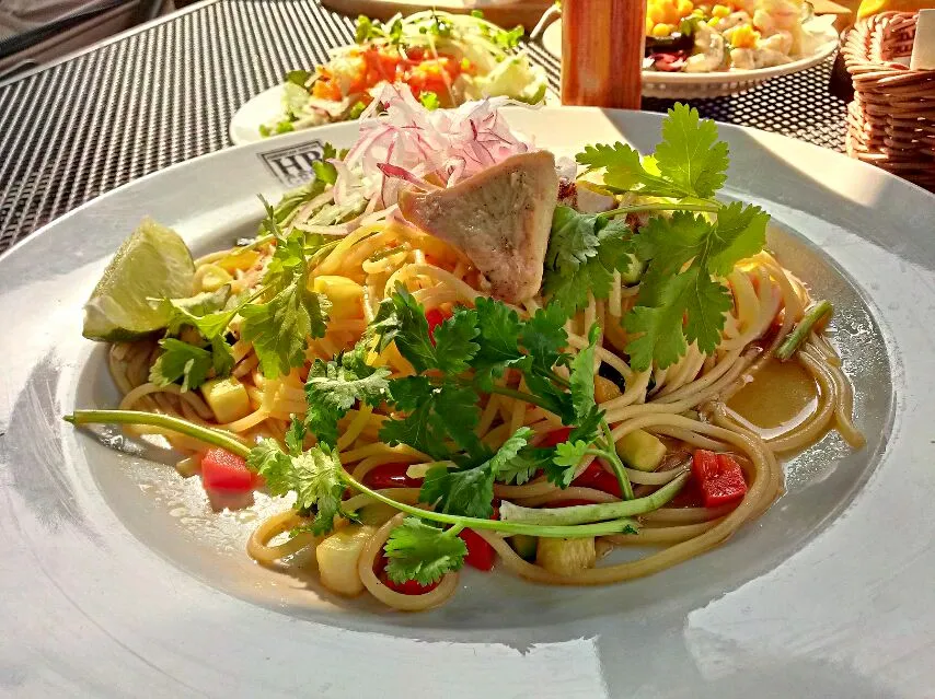 チキンとパクチーのタイ風 スパゲッティ|ふぃるまめんとさん