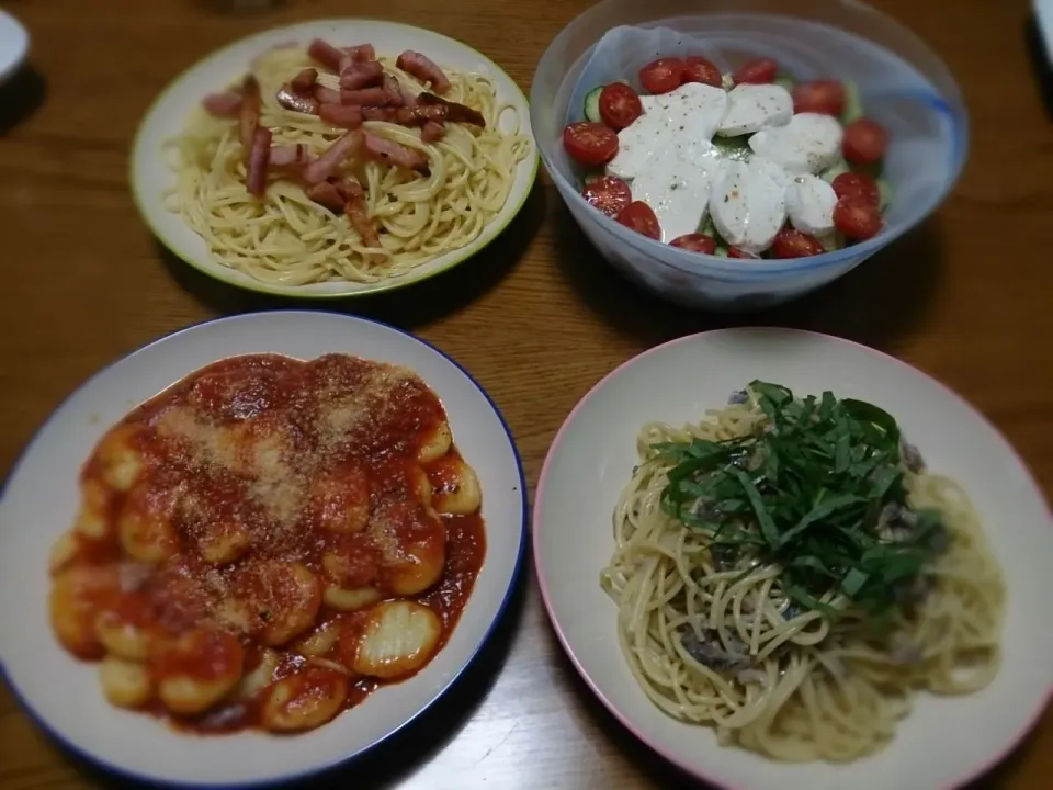 カルボナーラ、鯵と大葉の和風パスタ、ニョッキのトマトバジルソース、カプレーゼサラダ|五十嵐公一さん