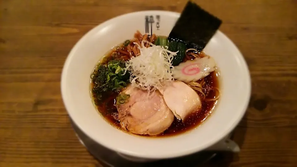 丸鶏醤油らぁ麺|麺's食堂粋蓮さん