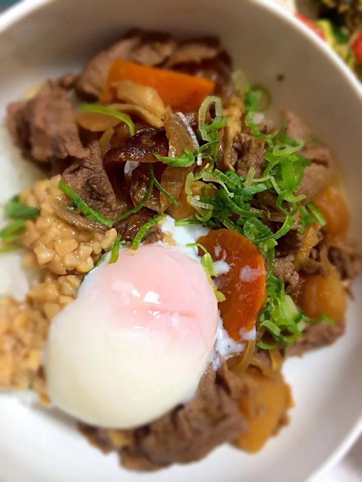 肉じゃがでアレンジ牛丼♪|ありさん