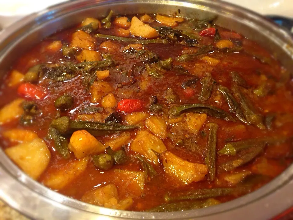 Okra with Potatoes and Legacy Cherry Kiss Chutney|legacy chutneyさん