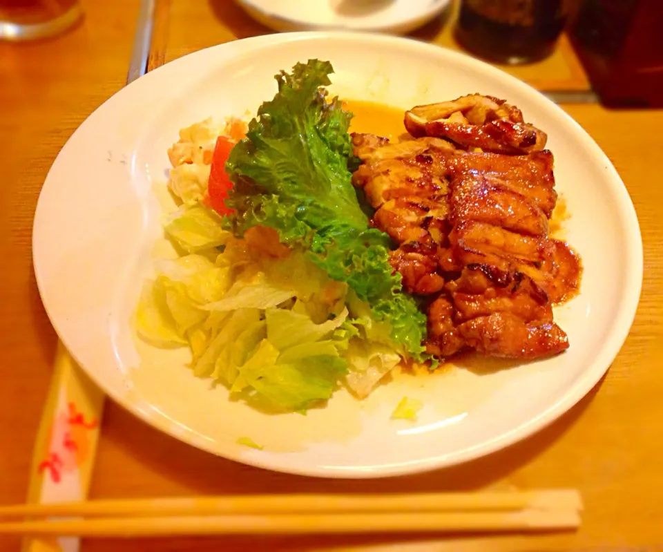 Pollo Teriyaki con Ensalada de Papas y Lechuga.|Loreleyさん