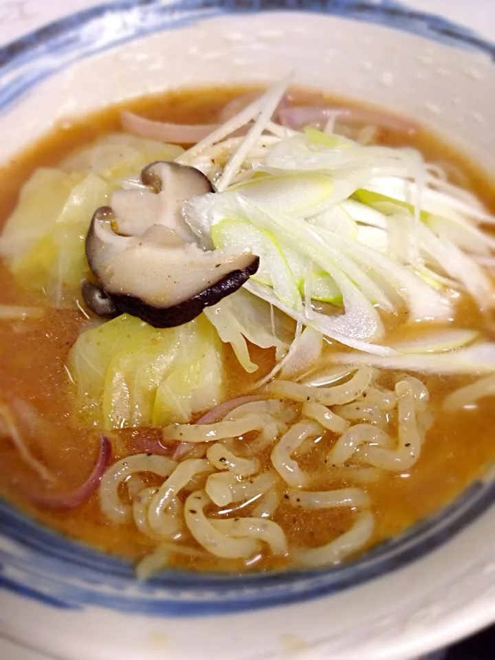 ニンニクと黒胡椒の自家製ラーメン 金華ハムと鰹の合わせ出し味噌スープ|FU-TEN 古原貴大さん