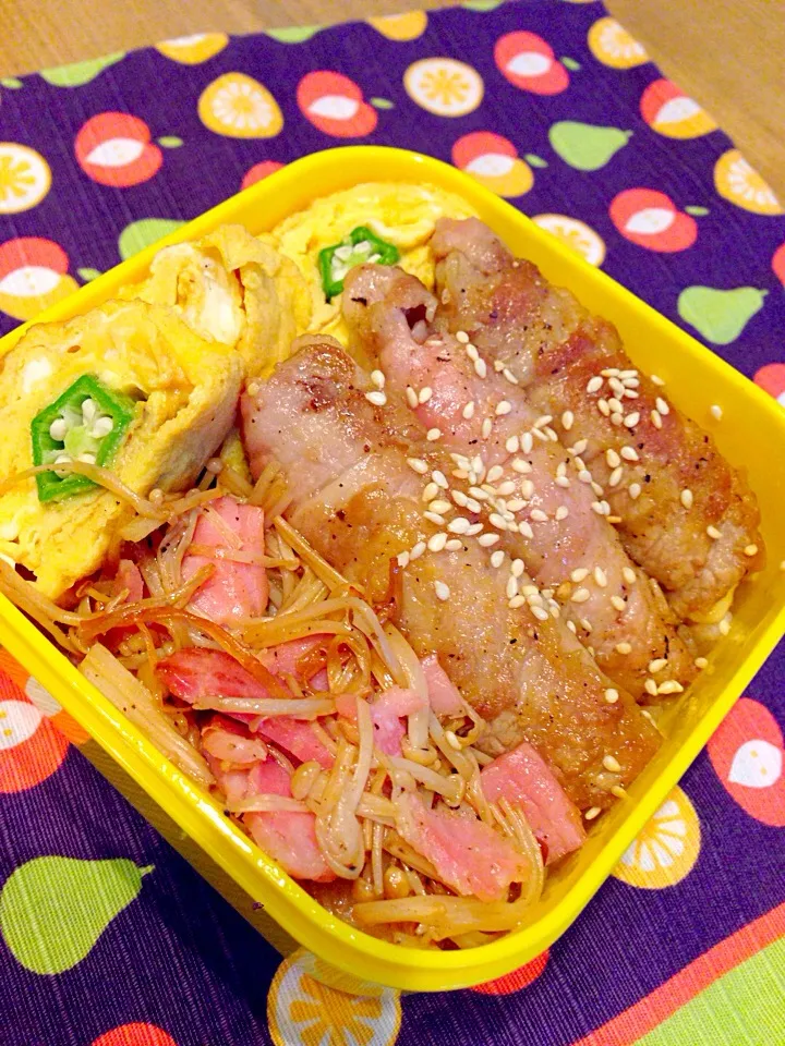 お弁当（豚肉チーズ巻き オクラの卵焼き えのきのバター炒め）|玉置 千夏さん