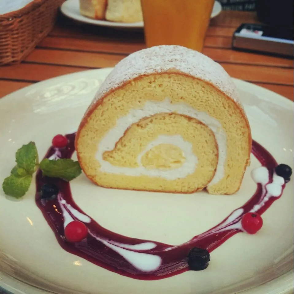 Snapdishの料理写真:ロールケーキ((o(^∇^)o))|☆クモミン★♪さん