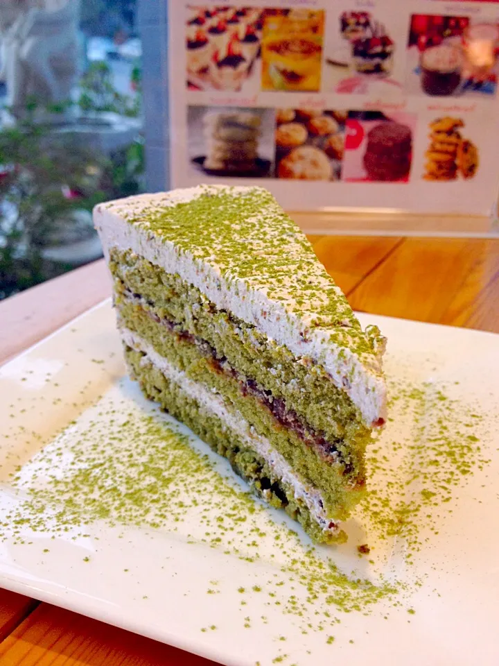 Green tea red bean cake|Je T'en Prie Coffeeさん