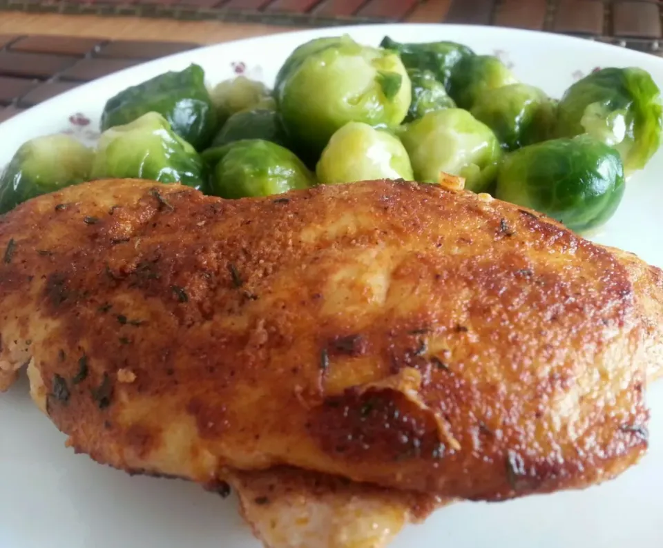 Paprika Chicken Cutlets & Brussel Sprouts|Melissa Marie Hallさん