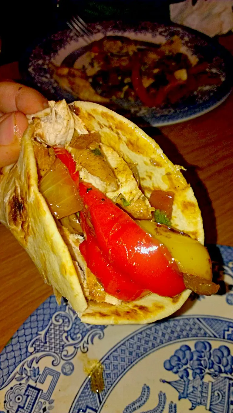 Snapdishの料理写真:tequila lime marinated chicken fajitas with bell pepper abd onion.|Mario Wrightさん