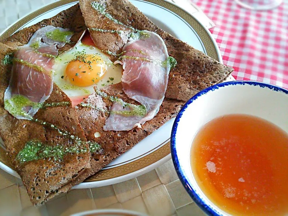 ランチはプロの料理したガレット♪|にゃあ（芸名）さん