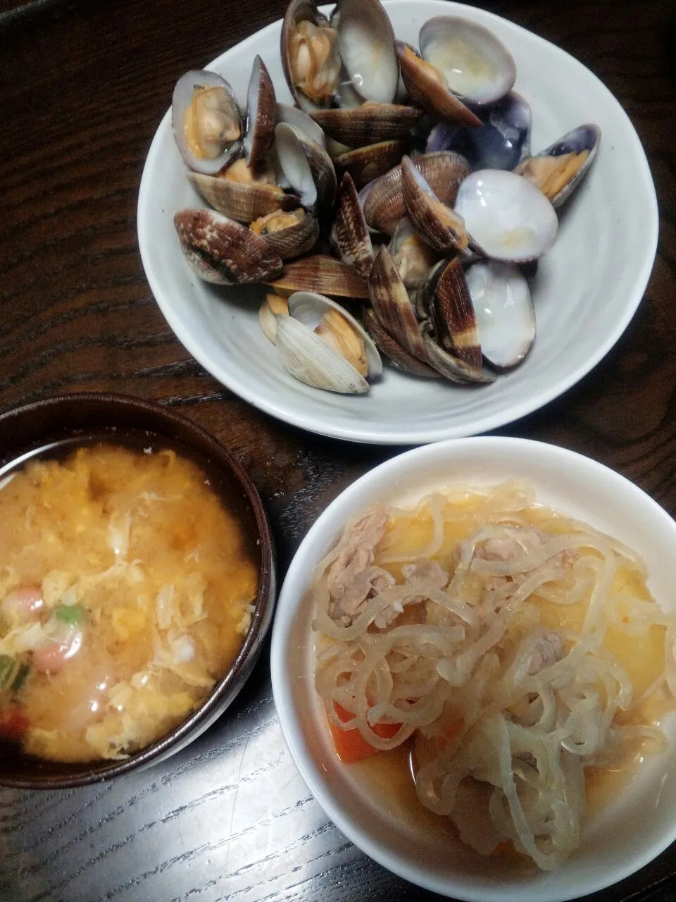 2014.10.1 晩御飯♪子どもたちのリクエストで、あさり酒蒸し、肉じゃが、お麩入りかき玉味噌汁。|Rachi Hirokoさん