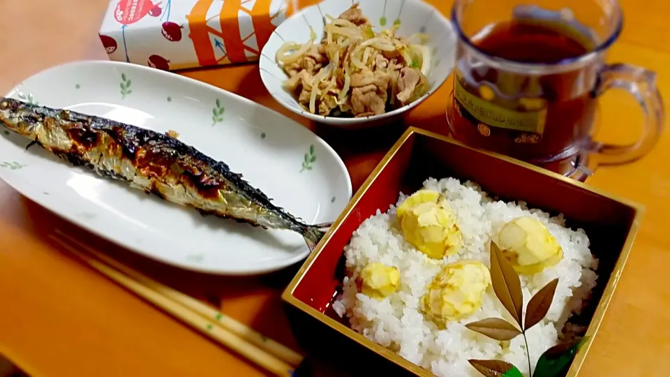 Snapdishの料理写真:栗ご飯と秋刀魚|eri☆さん