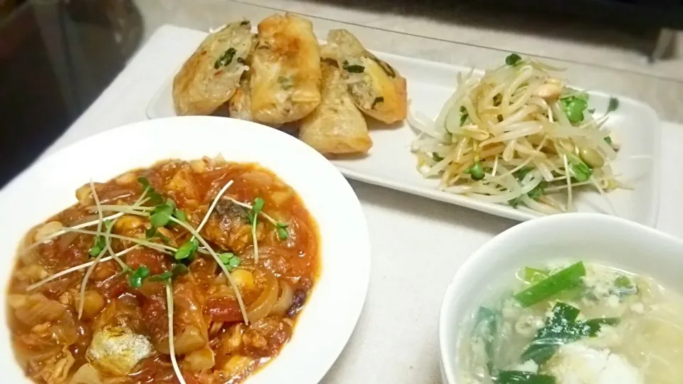 ｻﾊﾞ缶のﾄﾏﾄ煮ｶﾚｰ味&春雨たっぷり春巻き
の晩ごはん✨|kaz(*･ω･)さん