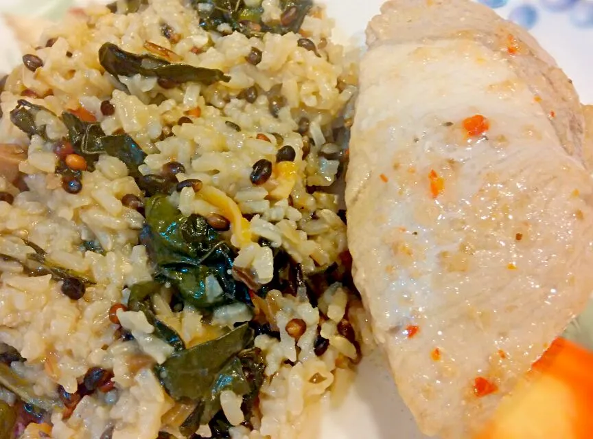 baked pork loin marinated in italian dressing with wild rice and kale|Jiraphon Gさん