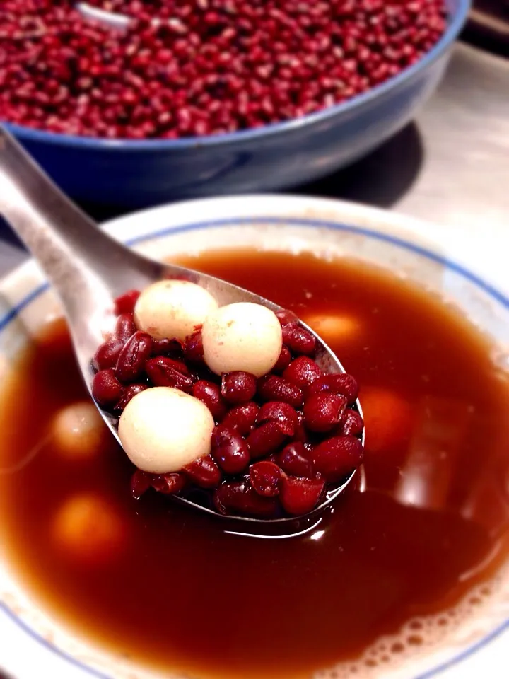 Red Bean Sweet Soup and Sticky Rice Ball|Sam: photos by iPhoneさん