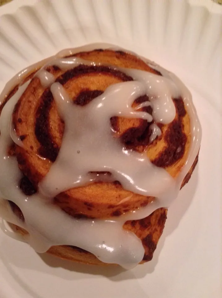 Snapdishの料理写真:Cinnamon roll|flavrprofilegrlさん