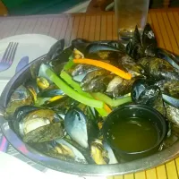 Snapdishの料理写真:Steamed Blue Mussels in their own broth!|Nonny Cancadeさん