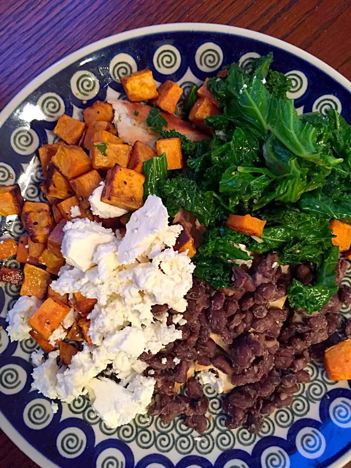 black bean, kale, sweet potatoes, feta|Matthew Cashenさん