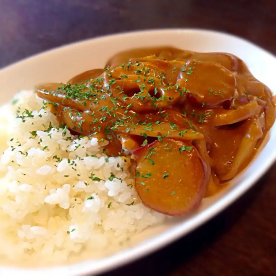 昨夜の根菜シチューをカレーにリメイクしてランチ♪|miiiーna"さん