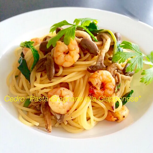 久しぶりに和風パスタ🍝   卵かけご飯用の醤油にバターと隠し味|Cedro🍋さん