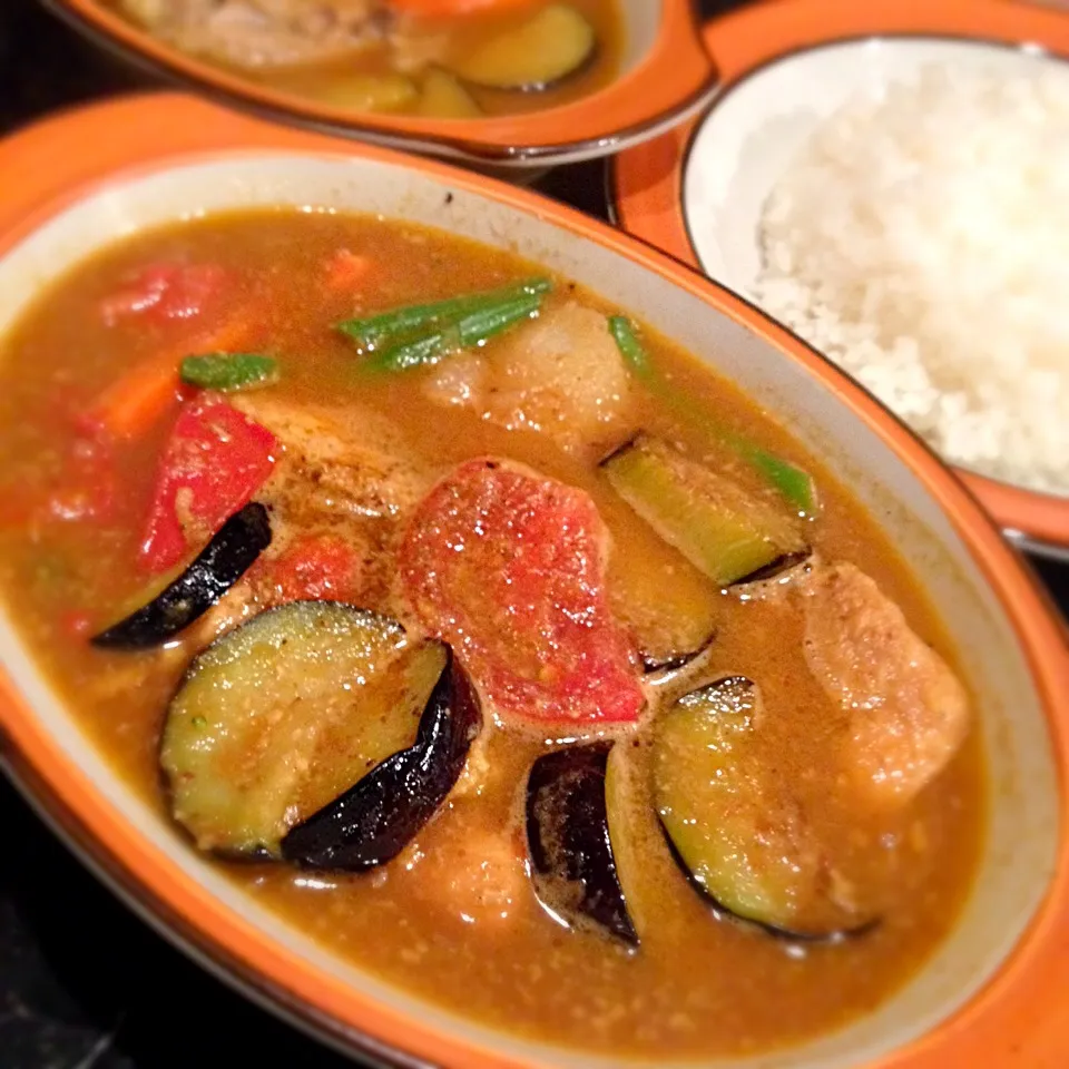 トマトチキンベジタブルスープカレー|植田 まみさん