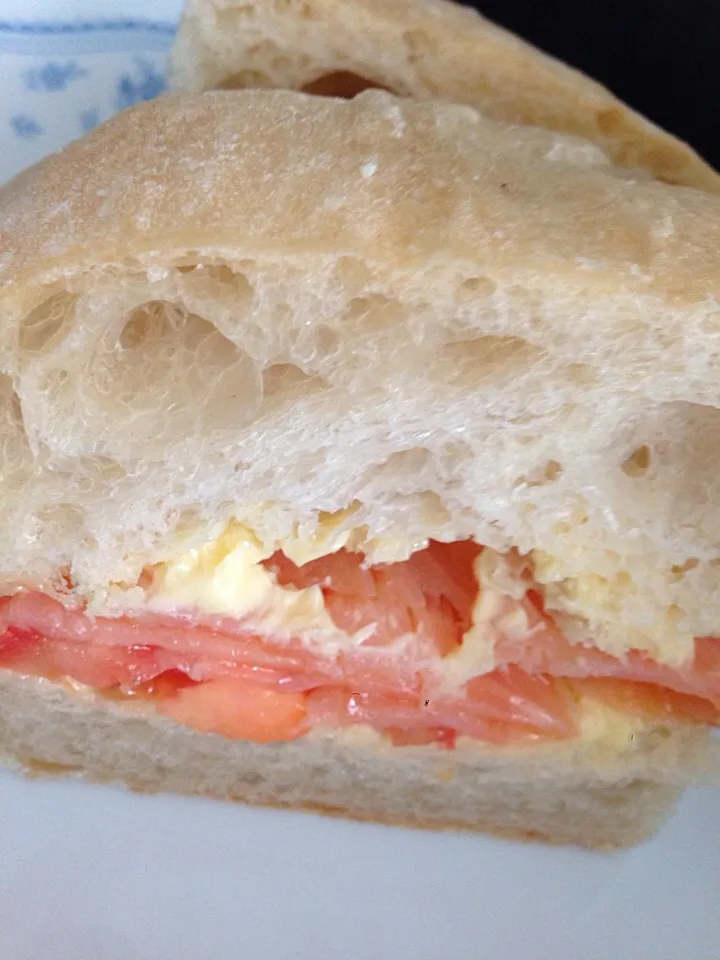 Snapdishの料理写真:organic smoked salmon on ciabatta|hweeyhさん