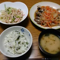 Snapdishの料理写真:わかめご飯、ししゃもの南蛮漬け、もやしとハムのサラダ、じゃがいもの味噌汁|五十嵐公一さん