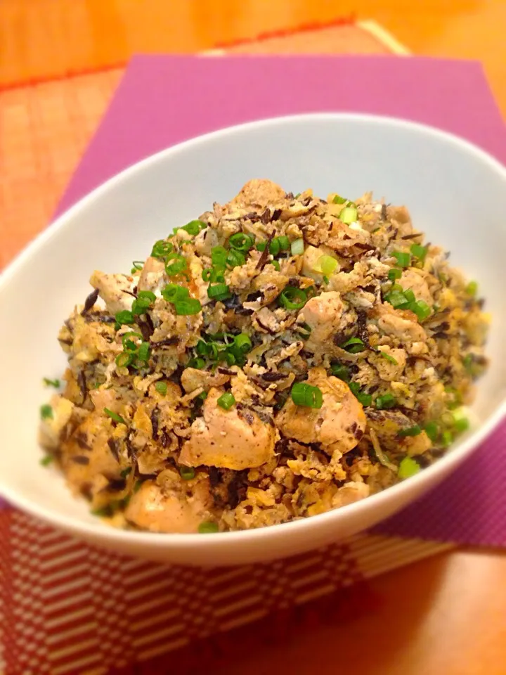 じゃことヒジキの炒り豆腐🍚|チョッパー＆ホヌさん