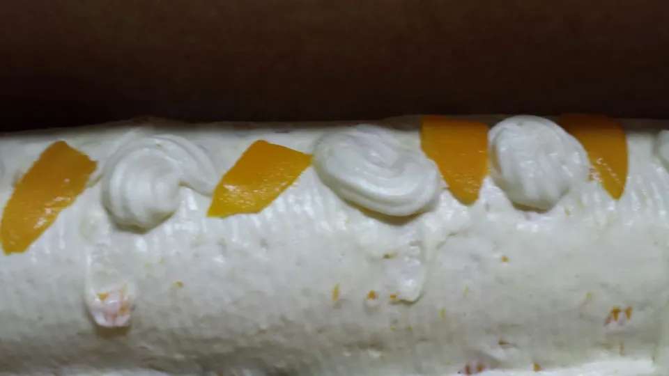 Mango roll #chiffon #mangoslices #whipped #mangoicing|natz lorenzanaさん