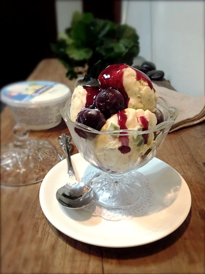 Ricotta ice-cream with candied fruits and pistachios ,served with cherries|rick chanさん