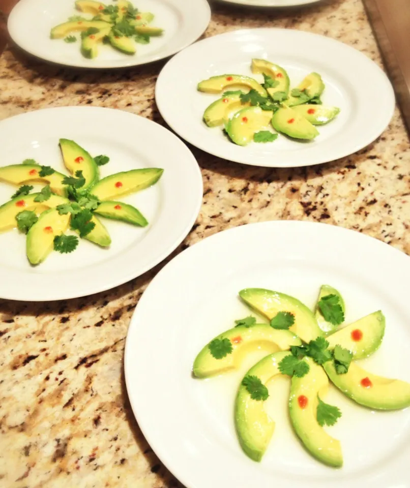 Avocado tiradito with Peruvian rocoto chili paste, Japanese yuzu juice and cilantro.|Allisonさん