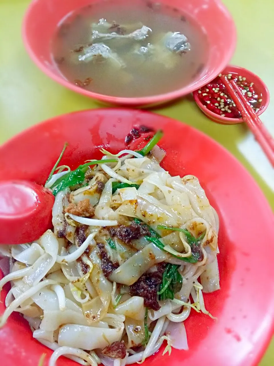 Prawn Kueh Teow 😜 😜 😜 Super Super Yummy! 
 @Lorong 16 Geylang 👅 Night Supper after foot massage|🌷lynnlicious🌷さん