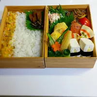 Snapdishの料理写真:《金曜日のお弁当》🍱
※ごみ出しや会社のレイアウト移動でUPが遅くなりました󾭛󾭛

・牛肉玉ねぎの甘辛
・ねぎ入り出し巻き玉子
・はんぺんのチーズハサミ焼き
・ポテトサラダカニカマ入り

行ってらっしゃ～い♡
とっくり行ってます（笑）