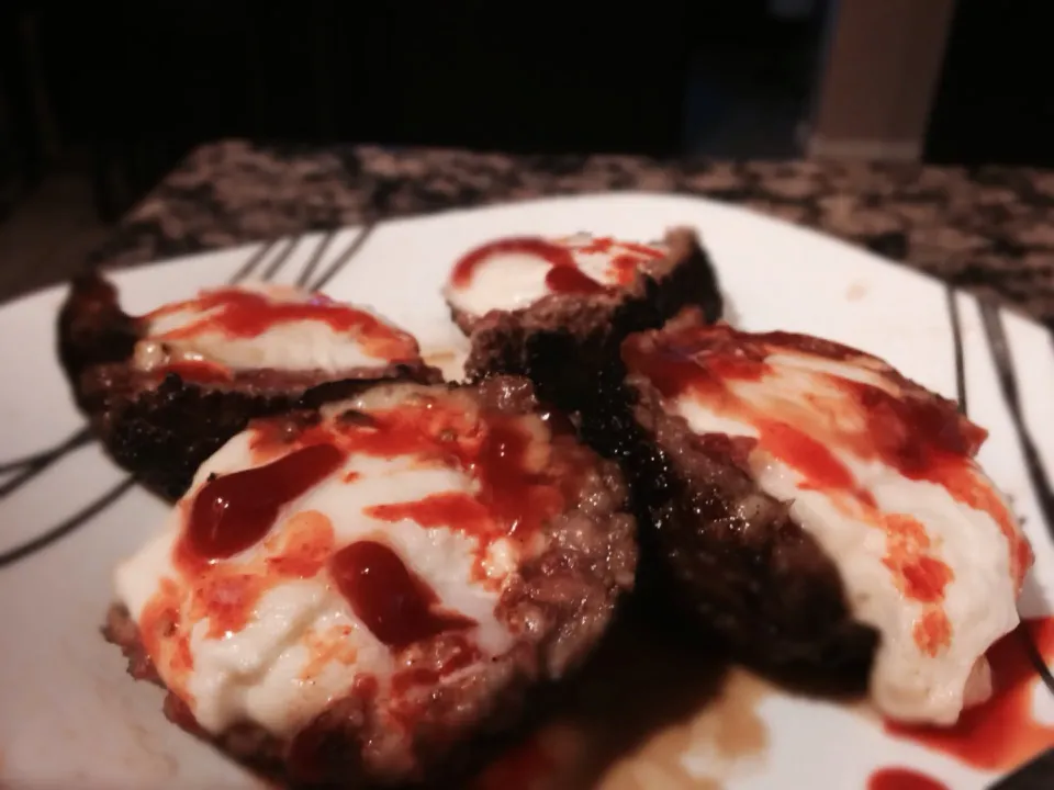 Snapdishの料理写真:Angel eggs - sausage meatballs stuffed with mozzarella|robert flickerさん