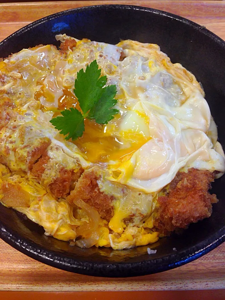 Snapdishの料理写真:ロースカツ丼|yamazatさん